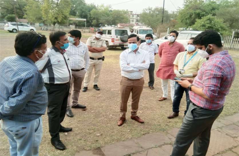 Officers will find a place to build a five hundred bed temporary hospital ऑक्सीजन प्लांट और पांच सौ बिस्तर का अस्थाई अस्पताल बनाने जगह तलाशेंगे अधिकारी