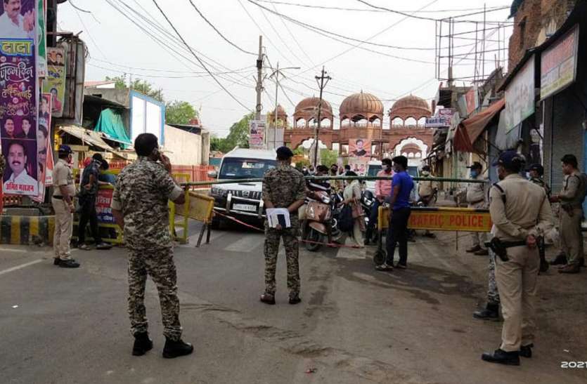 पुलिस ने की नाकाबंदी, दस स्थानों पर बनाए चैक पॉइंट पुलिस ने की नाकाबंदी, दस स्थानों पर बनाए चैक पॉइंट