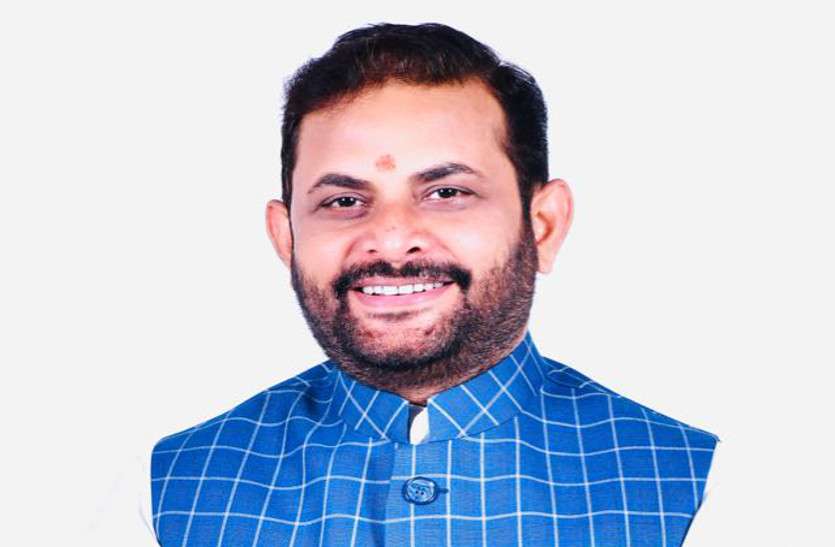 BJP leader Akhilesh Soni खूबचंद बघेल व आयुष्मान से कोविड के इलाज के लिए सरकार ने जारी किए 2-3 आदेश, मरीजों में भ्रम की स्थिति