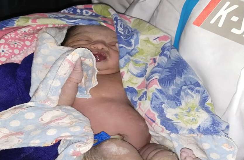 Corona positive woman delivered girl child कोरोना से जिंदगी की जंग लड़ रही मां ने दिया स्वस्थ बेटी को जन्म, डॉक्टरों ने कराई नॉर्मल डिलीवरी