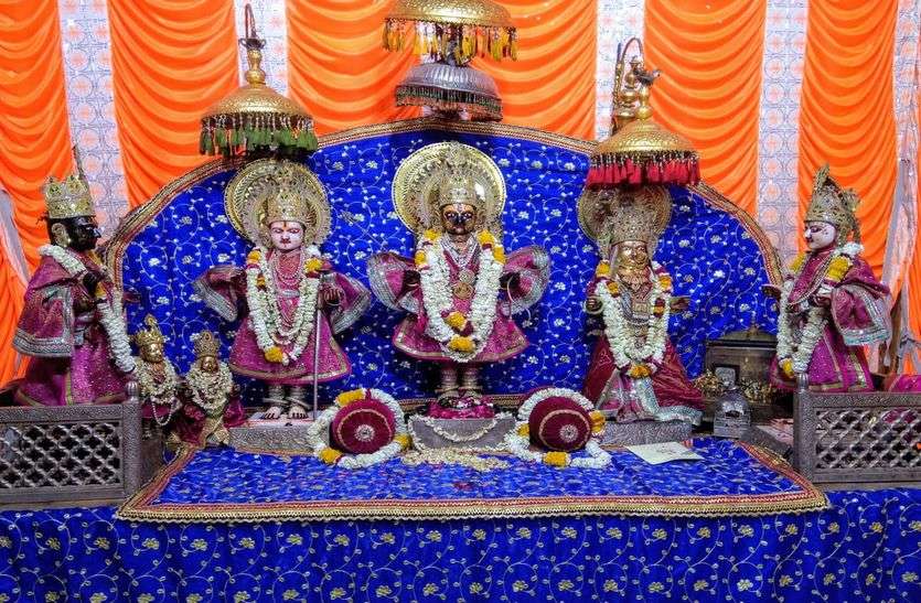 रामनवमी कल : मंदिरों में होगा श्रीराम का जन्माभिषेक रामनवमी कल : मंदिरों में होगा श्रीराम का जन्माभिषेक