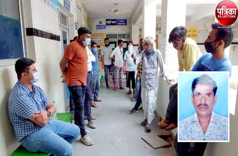 बिजली लाइन पर फॉल्ट ठीक करते समय लाइनमैन की मौत, परिजन भड़के बिजली लाइन पर फॉल्ट ठीक करते समय लाइनमैन की मौत, परिजन भड़के