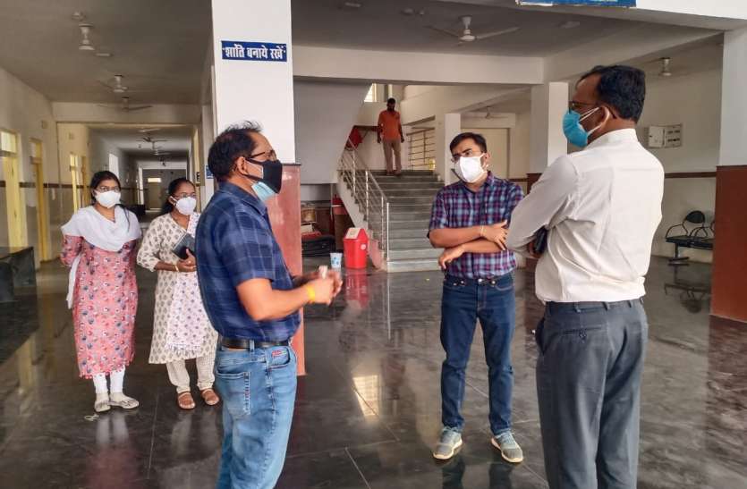 गेहूं उपार्जन केन्द्र व वैक्सीनेशन सेंटर से अस्पताल तक पर अफसरों का पहरा गेहूं उपार्जन केन्द्र व वैक्सीनेशन सेंटर से अस्पताल तक पर अफसरों का पहरा