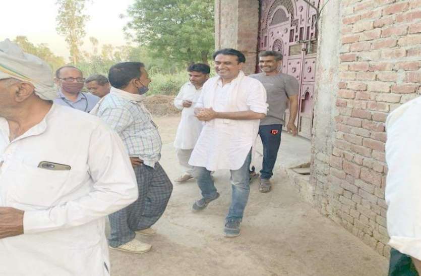 a2101.jpeg Panchayat Chunav: पीएम मोदी स्टाइल में वोट मांग रहे प्रत्याशी, कोई दूधिया तो कोई लगाता है चाट का ठेला