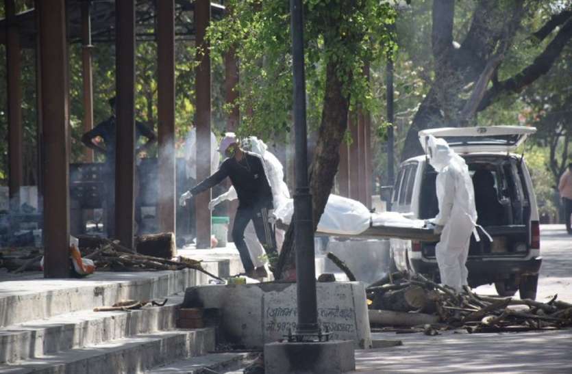 काल मचा रहा तांडव: 12 दिन में 87 लोगों को बनाया ग्रास काल मचा रहा तांडव: 12 दिन में 87 लोगों को बनाया ग्रास