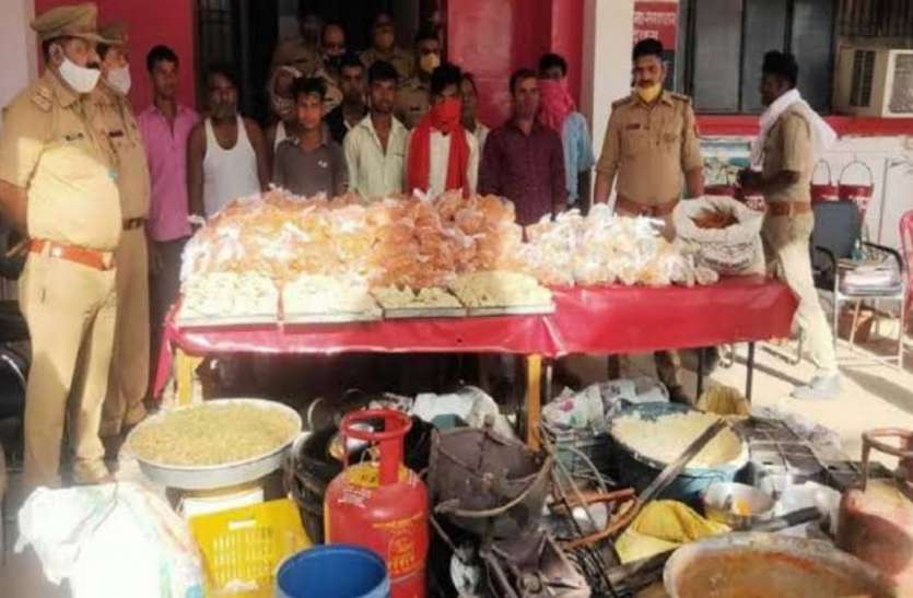 पंचायत चुनाव - जलेबी, समोसा, लड्डू के अतिरिक्त मतदाताओं को प्रलोभन देने का यह भी तरीका पंचायत चुनाव - जलेबी, समोसा, लड्डू के अतिरिक्त मतदाताओं को प्रलोभन देने का यह भी तरीका
