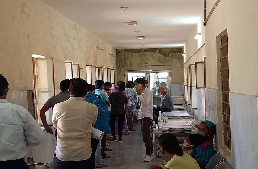 कोरोना की दूसरी लहर ने खोली चिकित्सा सेवाओंं की पोल कोरोना की दूसरी लहर ने खोली चिकित्सा सेवाओंं की पोल
