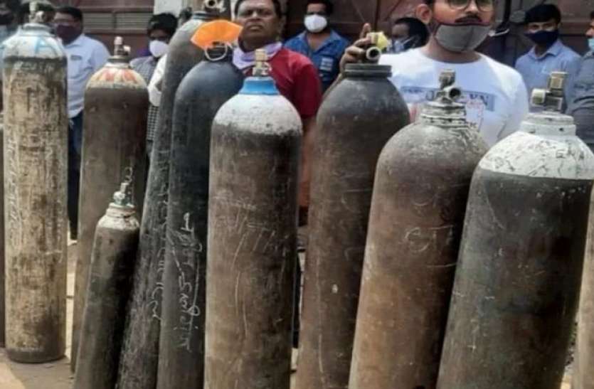 Delhi Oxygen Crisis Delhi में Oxygen संकट के बीच रीफिल सेंटर पर बड़ा छापा, स्वास्थ्य मंत्री ने केंद्र से लगाई ये गुहार