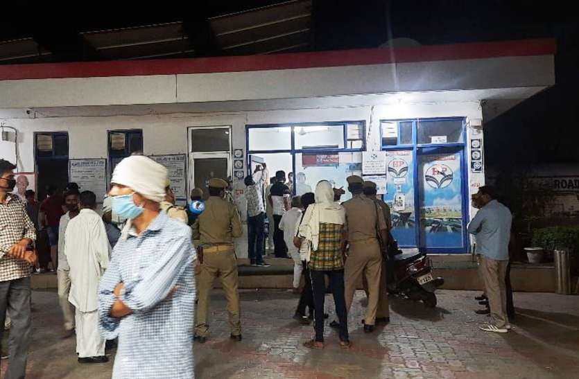 Firing सपा नेता के पेट्रोल पंप पर बदमाशों ने चलाई गोली, पुलिस बदमाशों की तलाश में जुटी