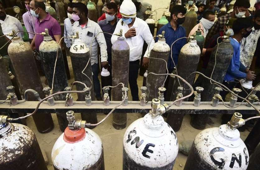 Supply of oxygen to hospitals can make many industries sick अस्पतालों को ऑक्सीजन की सप्लाई कर सकती है कई उद्योगों को बीमार