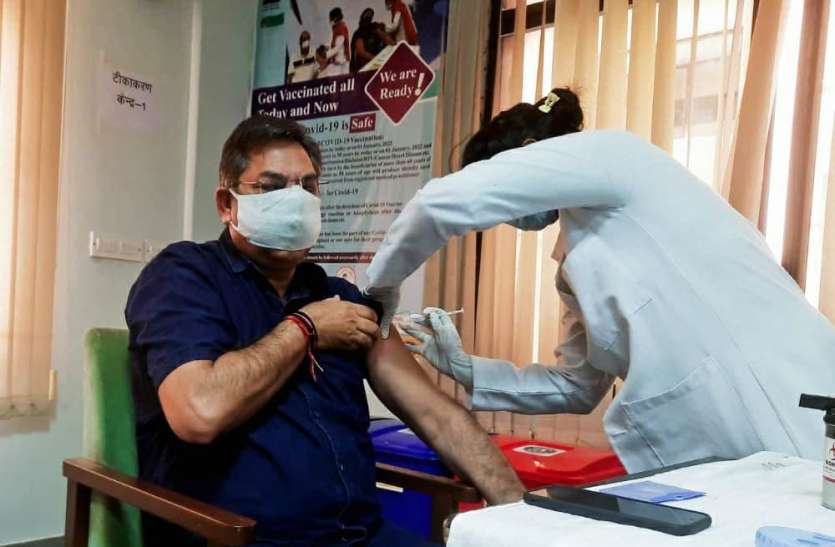 पूनियां की मुख्यमंत्री अशोक गहलोत से अपील, युवाओं को फ्री में लगाए वैक्सीन पूनियां की मुख्यमंत्री अशोक गहलोत से अपील, युवाओं को फ्री में लगाए वैक्सीन