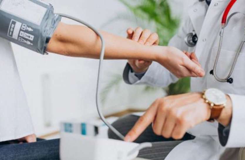Hypertension Patients have more risk of Coronavirus Hypertension रोगियों में Coronavirus का ज्यादा खतरा, ये फूड्स और योग क्रियाएं होंगी फायदेमंद