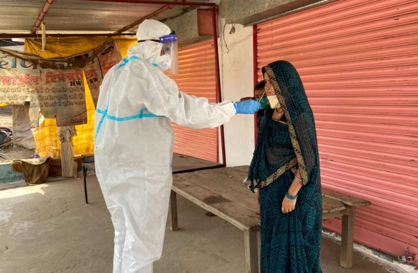 Vaccination retreating in Corona's growing infection कोरोना के बढ़ते संक्रमण में पीछे हट रहे टीकाकरण से