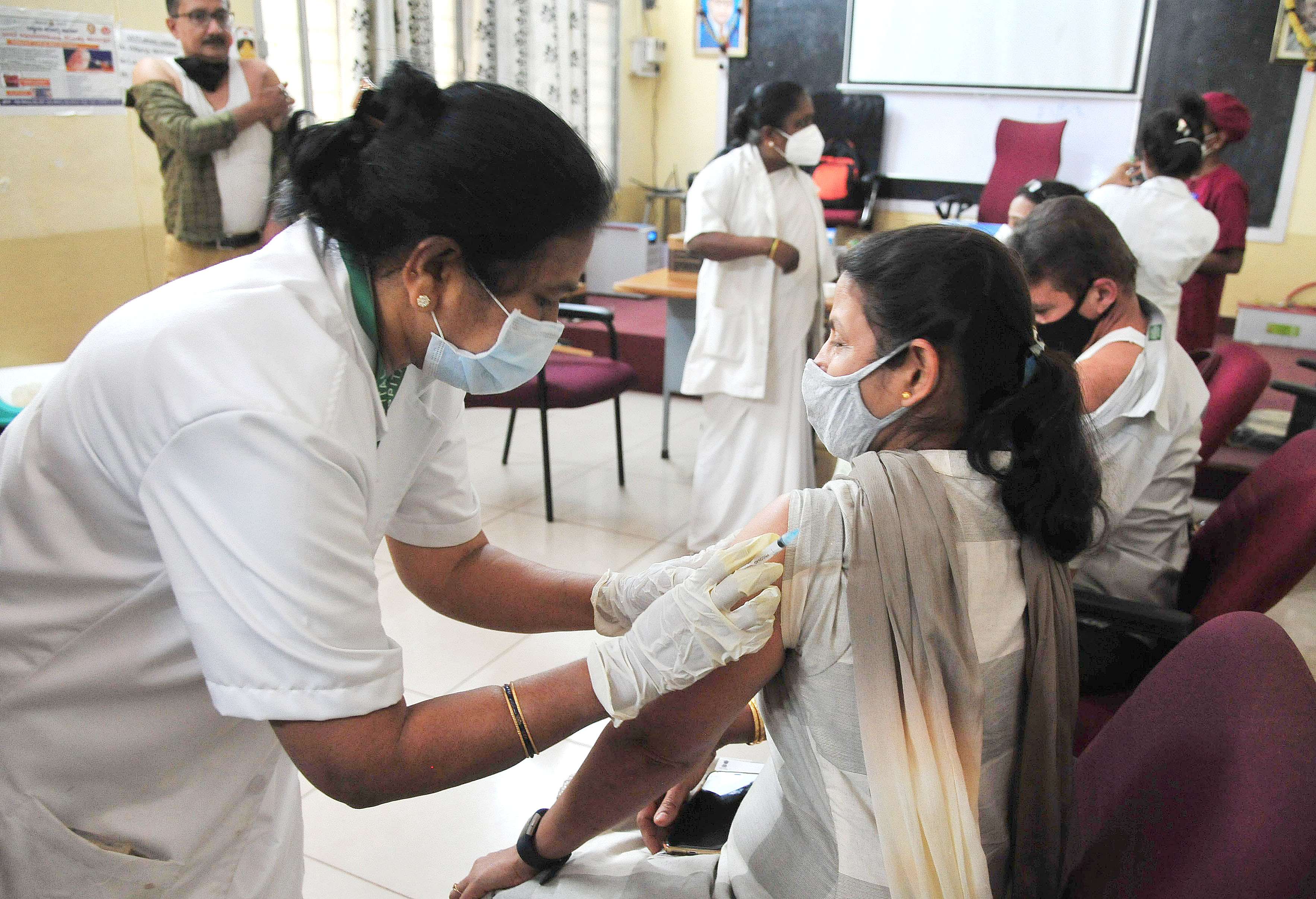covid_vaccination_02.jpg