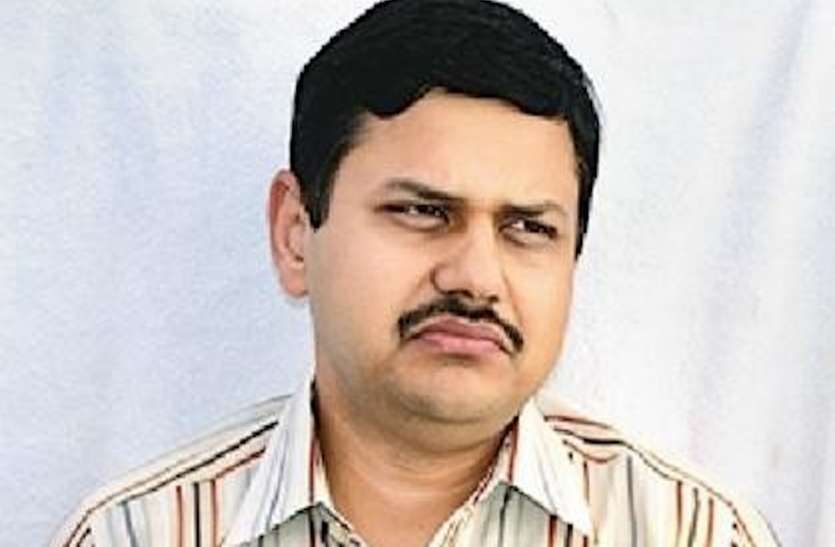 बेकाबू हो रहे कोरोना के हालात, डीएम कौशल राज शर्मा ने कहा 10 घंटे का ऑक्सीजन रिजर्व, न करें नए मरीजों को भर्ती बेकाबू हो रहे कोरोना के हालात, डीएम कौशल राज शर्मा ने कहा 10 घंटे का ऑक्सीजन रिजर्व, न करें नए मरीजों को भर्ती
