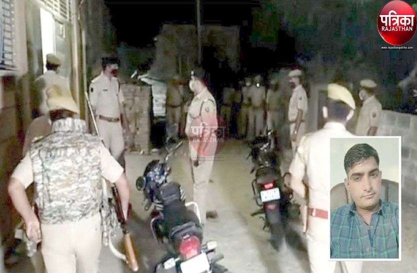 बाड़मेर में छिपा था पाली के सांडेराव थानाधिकारी पर हमले का आरोपी तस्कर, पुलिस की मुठभेड़ में ढेर बाड़मेर में छिपा था पाली के सांडेराव थानाधिकारी पर हमले का आरोपी तस्कर, पुलिस की मुठभेड़ में ढेर