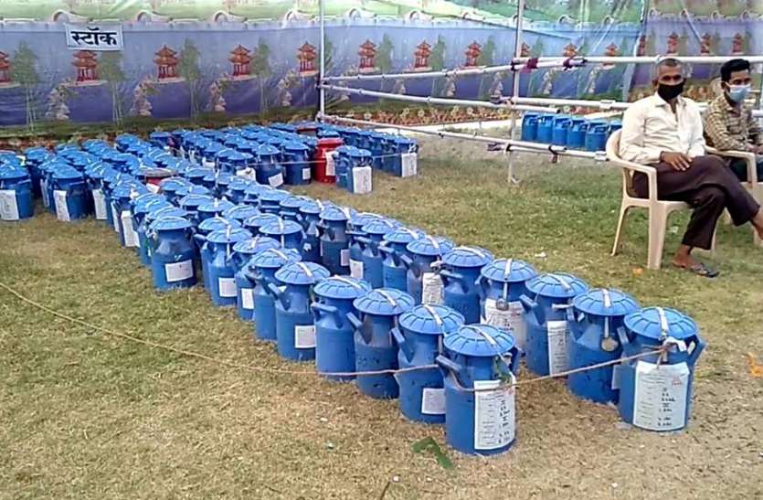 चार गांवों के 70 किसानों की अफीम तुली चार गांवों के 70 किसानों की अफीम तुली