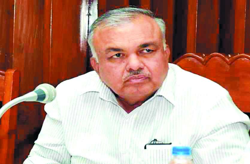 ramalinga_reddy.jpg श्रमिकों,गरीबों के खातों में नकदी जमा कराएं : रेड्डी