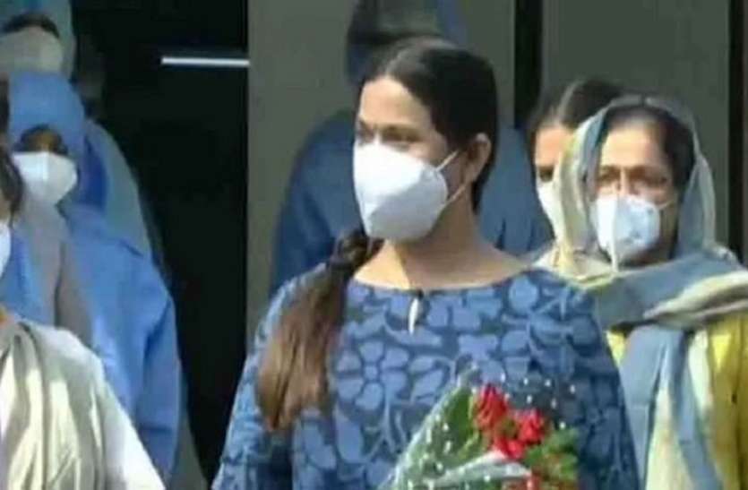 विधायक लक्ष्मी हेब्बालकर ने साझा किए कोरोना से जंग के अनुभव विधायक लक्ष्मी हेब्बालकर ने साझा किए कोरोना से जंग के अनुभव