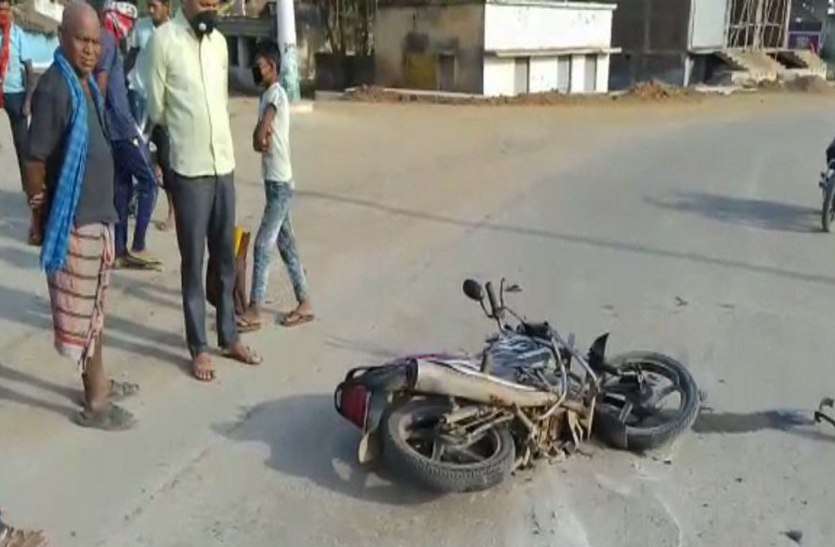 शादी से लौटे रहे युवक की रोड एक्सीडेंट में मौत, एक किमी. घसीटते ले गया वाहन, शरीर के चिथड़े उड़े शादी से लौटे रहे युवक की रोड एक्सीडेंट में मौत, एक किमी. घसीटते ले गया वाहन, शरीर के चिथड़े उड़े