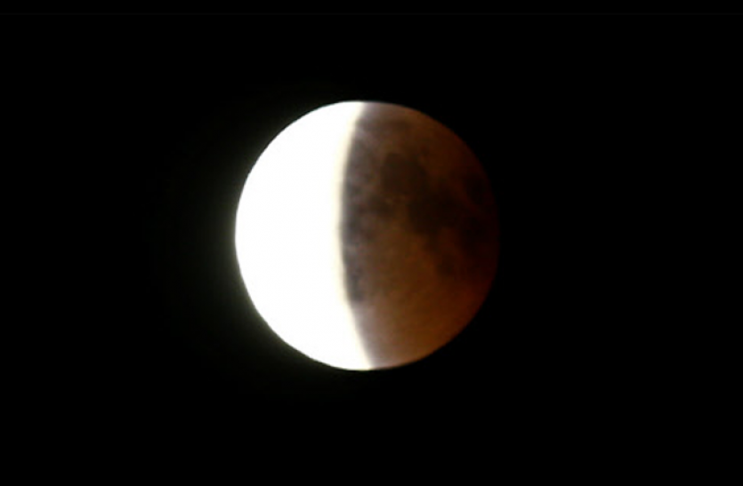Chandra grahan 2021 Chandra Grahan 2021: मई में लगेगा साल का पहला चंद्र ग्रहण, जानिए कहां पर दिखेगा और क्या पड़ेगा असर