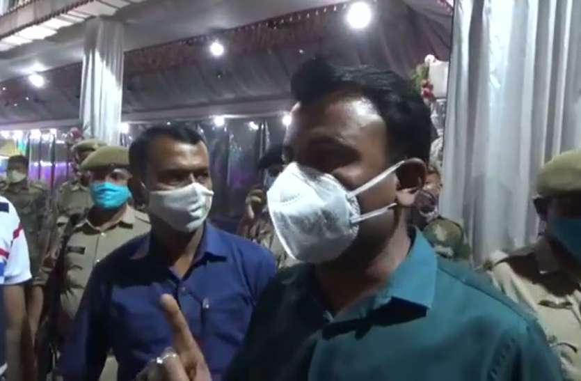 dm shailesh yadav त्रिपुरा: शादी समारोह में बदसलूकी करने वाले डीएम शैलेश यादव के खिलाफ कार्रवाई, सस्पेंड किया