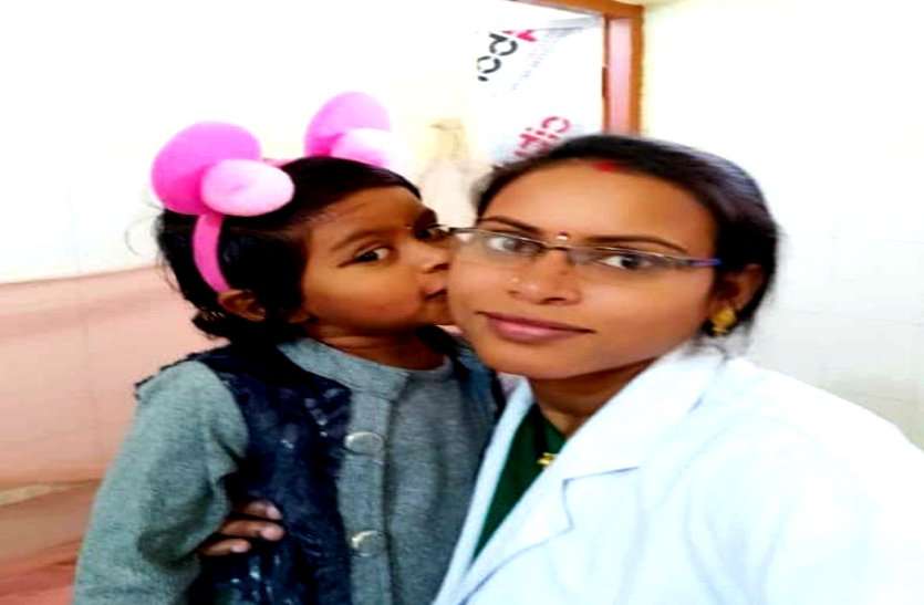 8 माह की गर्भवती ANM की कोरोना से मौत, फ्रंट लाइन वर्कर को न बेड मिला न दवाई, ब्लैक में रेमडेसिविर खरीदा, फिर भी नहीं बची जान 8 माह की गर्भवती ANM की कोरोना से मौत, फ्रंट लाइन वर्कर को न बेड मिला न दवाई, ब्लैक में रेमडेसिविर खरीदा, फिर भी नहीं बची जान