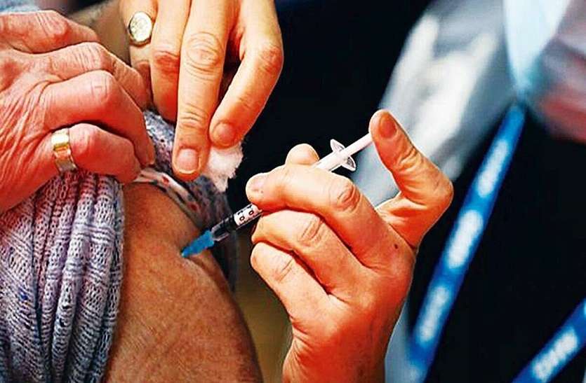 From May 1, only people in the age group of 35-44 will be vaccinated in nine cities एक मई से नौ शहरों में 35-44 आयुवर्ग के लोगों को ही लगेगी वैक्सीन