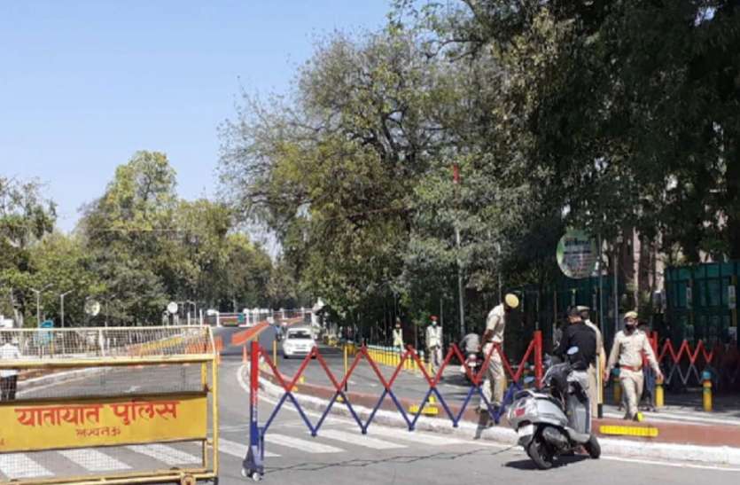 Lockdown दिल्ली में लॉकडाउन से शहर के उद्योग को एक बड़ा झटका लगा