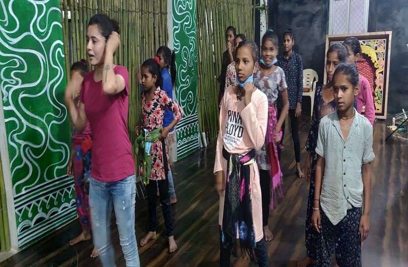डांस दीवाने के मंच पर नीमच के युवक को देख भावुक हुए एक्टर सोनू सूद