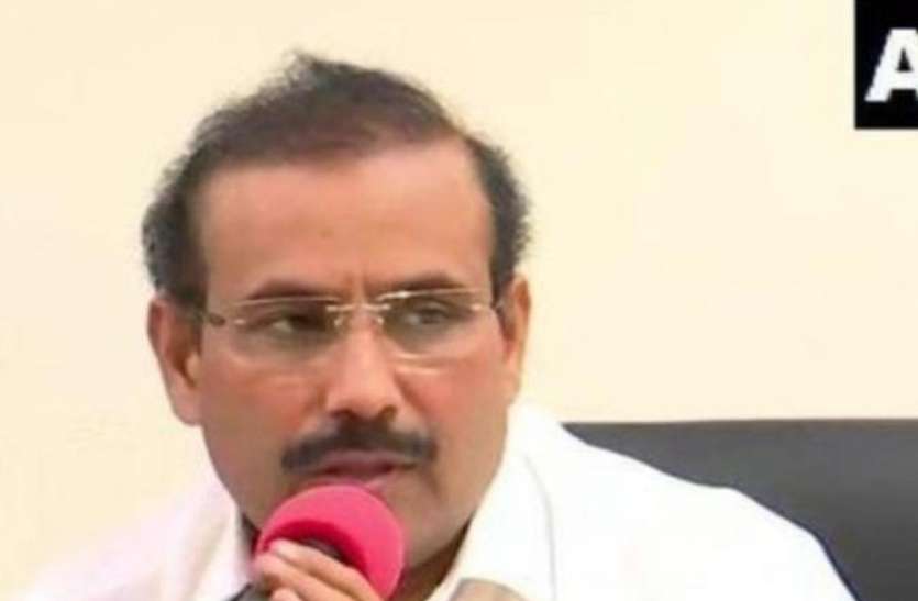 rajesh tope महाराष्ट्र के स्वास्थ्य मंत्री ने जताई चिंता, कहा- केंद्र की ओर से अस्पतालों को कोरोना टीकों के वितरण पर कोई स्पष्ट निर्देश नहीं