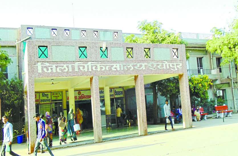 रात में ऑक्सीजन सिलेंडरों की हुई छीना-झपटी, संकट में आई मरीजों की जान रात में ऑक्सीजन सिलेंडरों की हुई छीना-झपटी, संकट में आई मरीजों की जान