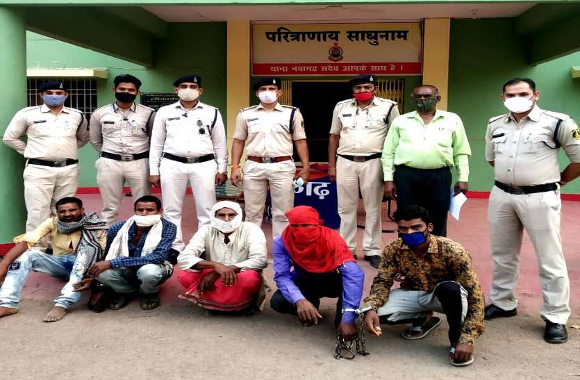 बेटे को बाइक में घुमाने पर किया सवाल तो आठ लोगों ने डंडे से पीट-पीटकर कर दी वृद्ध की हत्या, रोते हुए थाने पहुंची पत्नी बेटे को बाइक में घुमाने पर किया सवाल तो आठ लोगों ने डंडे से पीट-पीटकर कर दी वृद्ध की हत्या, रोते हुए थाने पहुंची पत्नी
