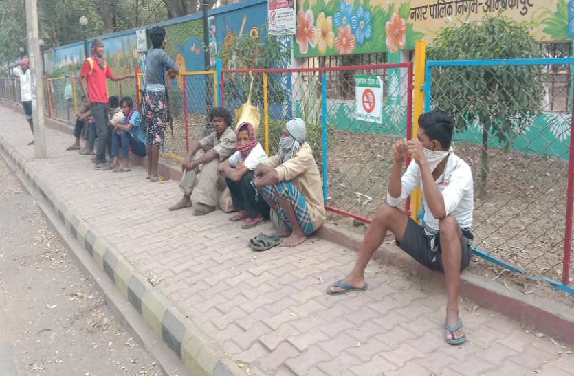 Lockdown side effect: desperation on face on day labourers