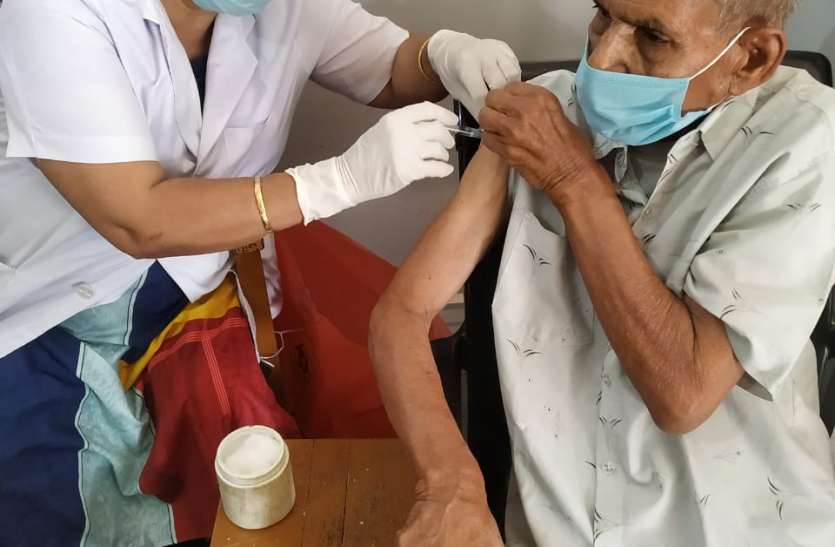 5300 सेशन, 5 लाख से अधिक वैक्सीन की डोज लगी 5300 सेशन, 5 लाख से अधिक वैक्सीन की डोज लगी