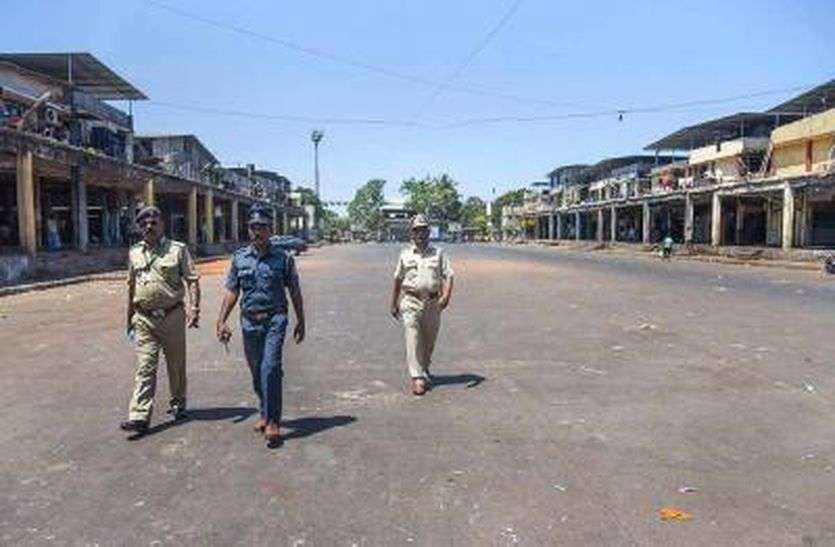 अब बाहर निकले तो पुलिस करेगी क्वारंटीन, रिपोर्ट निगेटिव आने पर ही जा सकेेंगे घर अब बाहर निकले तो पुलिस करेगी क्वारंटीन, रिपोर्ट निगेटिव आने पर ही जा सकेेंगे घर
