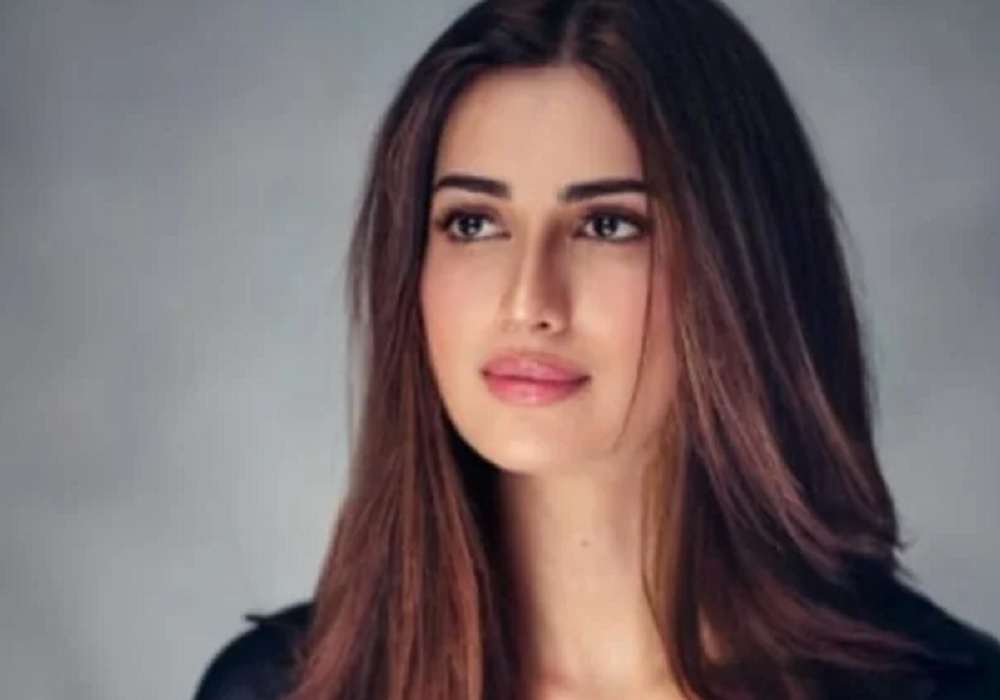 बाहुबली की पत्नी श्रीकला जीत कर खिलखिलाई तो अभिनेत्री दीक्षा सिंह हुईं मायूस, बैंक मैनेजर युवा बना मिसाल