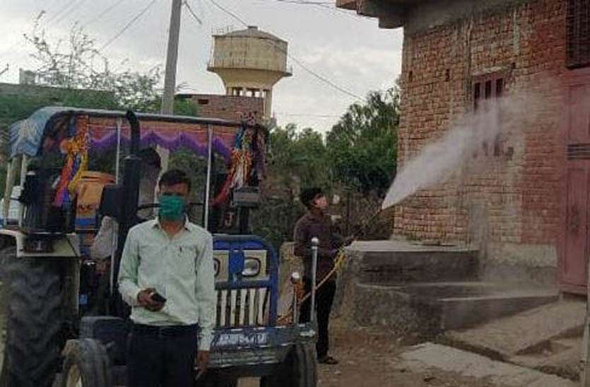 गांवों में सोडियम हाइपोक्लोराइट का स्प्रे करवाया गांवों में सोडियम हाइपोक्लोराइट का स्प्रे करवाया