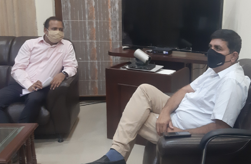 कोरोना बचाव के लिए टीम भावना से कार्य करने की जरूरत कोरोना बचाव के लिए टीम भावना से कार्य करने की जरूरत