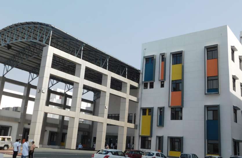 Corona kept increasing, patients dying ब्लैक अप्रेल: बढ़ता रहा कोरोना, दम तोड़ रहे मरीज