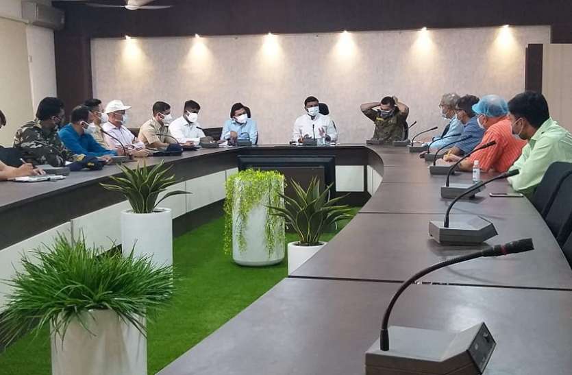 रेमडेसिविर इंजेक्शन की कालाबाजारी पर होगी रासुका की कार्रवाई रेमडेसिविर इंजेक्शन की कालाबाजारी पर होगी रासुका की कार्रवाई