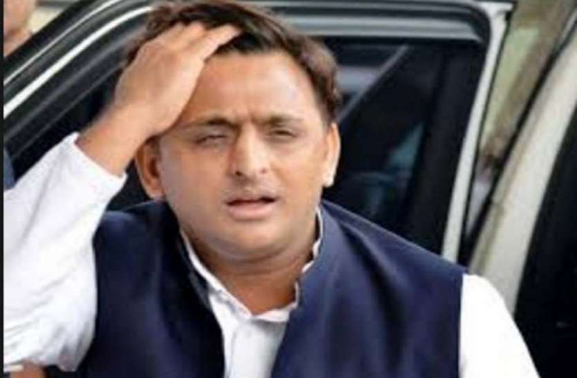 पूर्व मुख्यमंत्री अखिलेश यादव आजमगढ़ में सपा ने जीतीं सबसे ज्यादा सीटें, लेकिन अध्यक्ष बनवाना अखिलेश के लिए बड़ी चुनौती