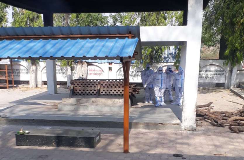 Death from corona अंबिकापुर में 5 और कोरोना संक्रमितों की मौत, 214 पहुंचा आंकड़ा, इधर कोविड वार्ड में गूंजी किलकारी