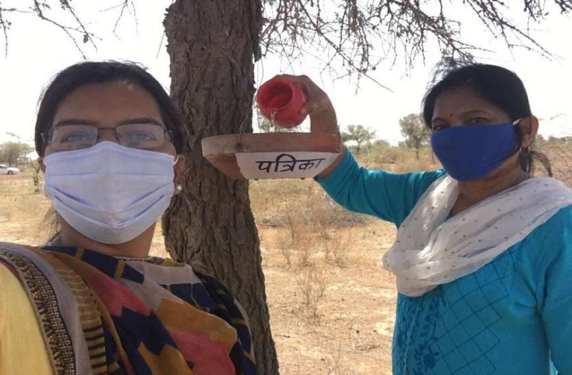 पत्रिका के 'पक्षी मित्र अभियान में सहभागी बने पर्यावरण प्रेमी पत्रिका के 'पक्षी मित्र अभियान में सहभागी बने पर्यावरण प्रेमी
