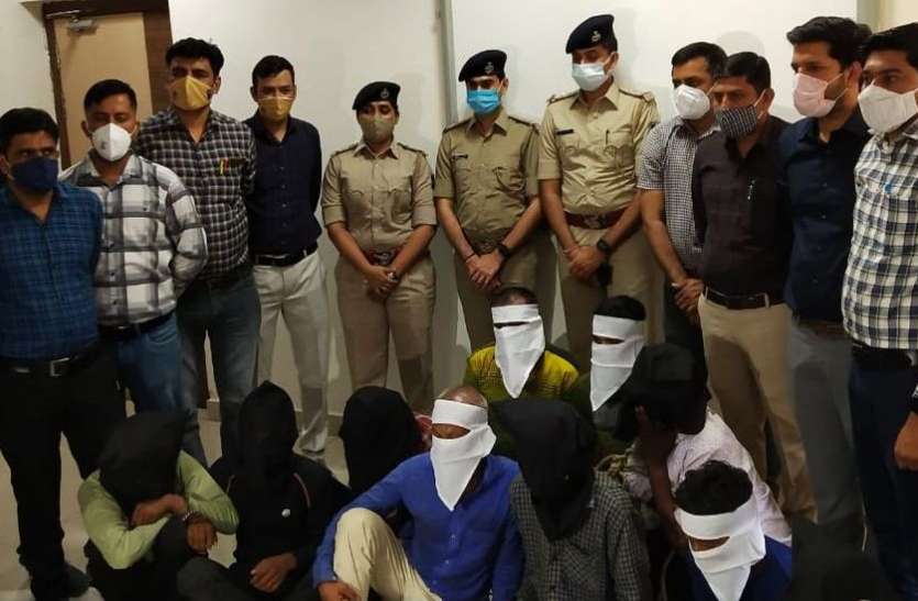 PARGHI GANG : दिन में ये लोग गुब्बारे बेचते, रात में चोरी व डकैती को अंजाम देते PARGHI GANG : दिन में ये लोग गुब्बारे बेचते, रात में चोरी व डकैती को अंजाम देते