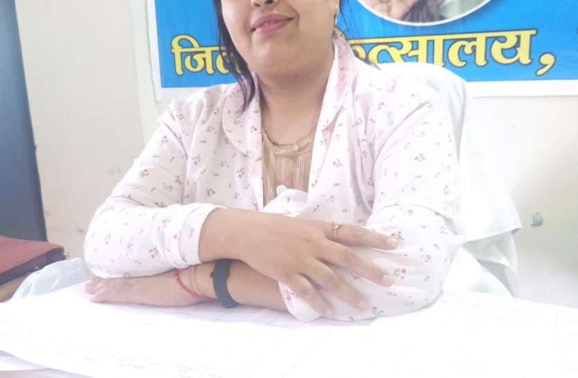 भोजन में प्रोटीन, विटामिन बढ़ाएं, मौसमी फल को जम कर खाएं भोजन में प्रोटीन, विटामिन बढ़ाएं, मौसमी फल को जम कर खाएं
