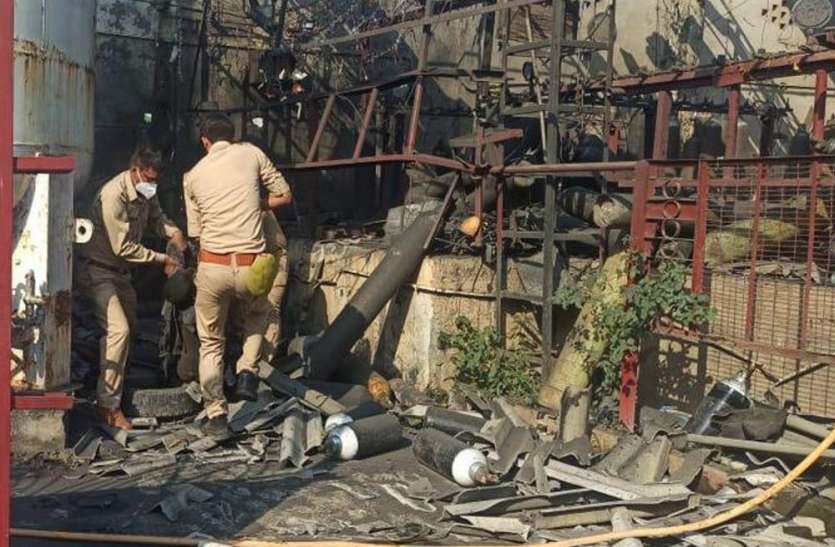 oxygen Cylinder plant blast लखनऊ में ऑक्सीजन रीफिलिंग फैक्ट्री में हुआ ब्लास्ट, दो की मौत, पांच घायल