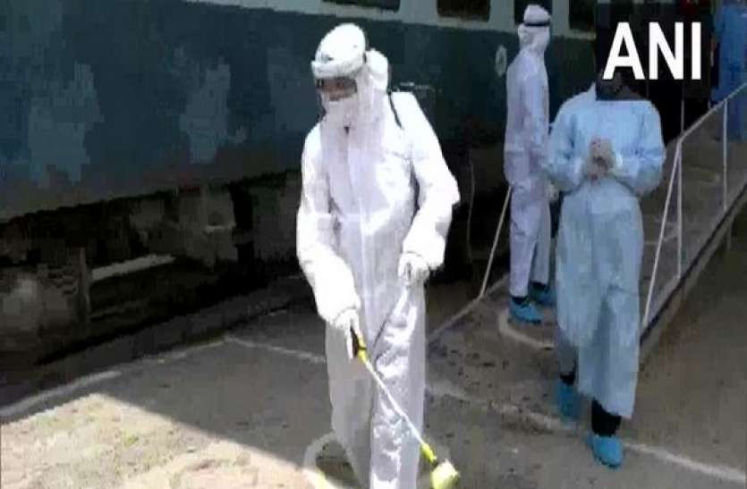 coronavirus in delhi दिल्ली में कोरोना संक्रमण के मामलों में आई मामूली गिरावट, बीते 24 घंटे में 311 की मौत