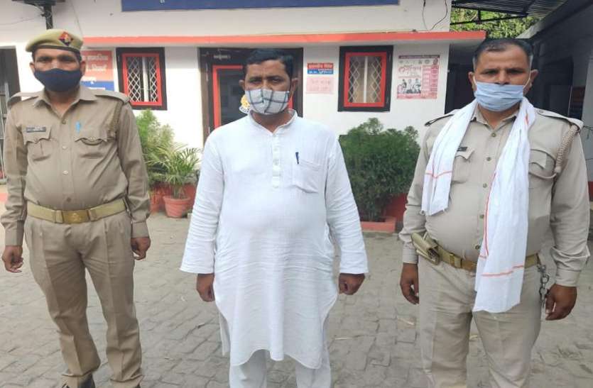 img-20210505-wa0053_1.jpg बैंड-बाजे के साथ प्रधान मना रहा था जीत का जश्न, पुलिस ने गिरफ्तार कर जेल भेजा