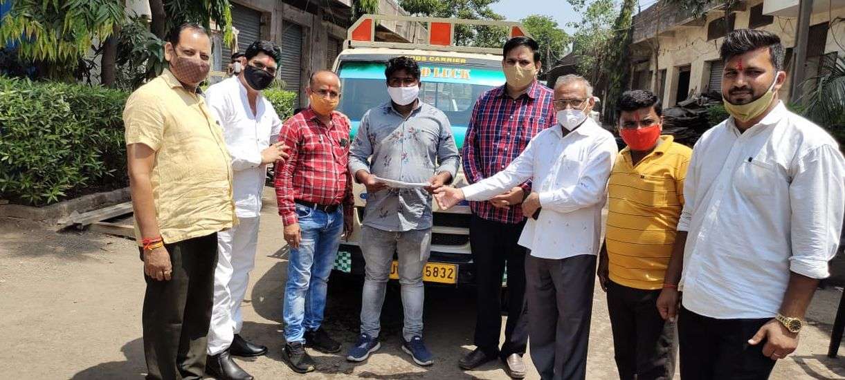 SURAT NEWS DAYRI: एक माह से जारी कोरोना पीडि़तों के लिए भोजन सेवा